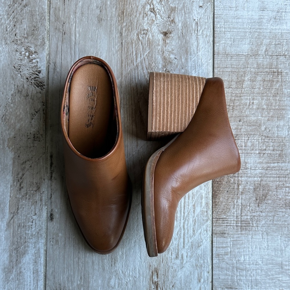 Kork-Ease Tan Leather Mules with Block Heel